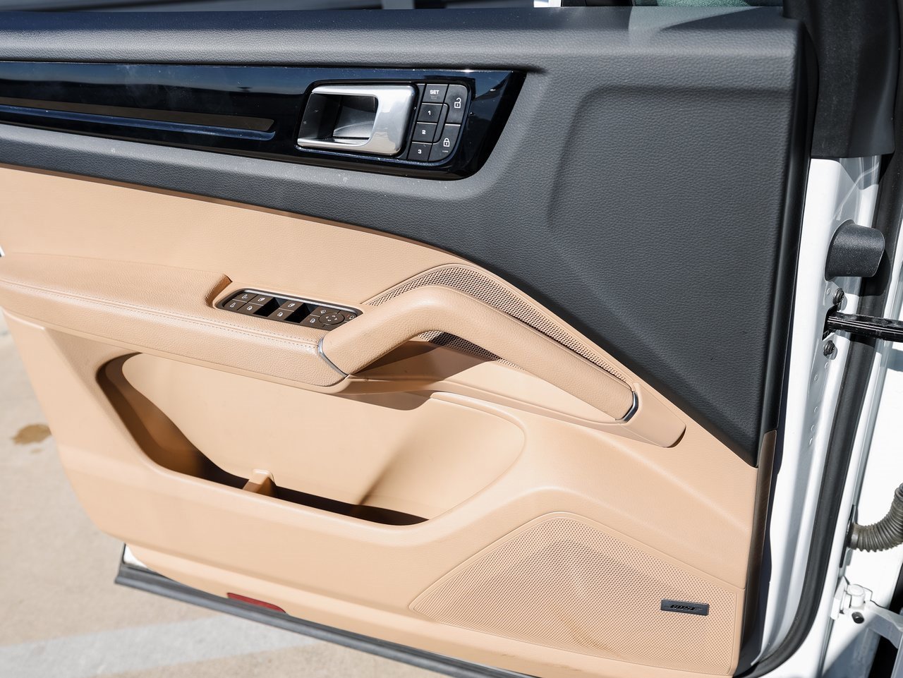 Certified 2022 Porsche Cayenne image 24