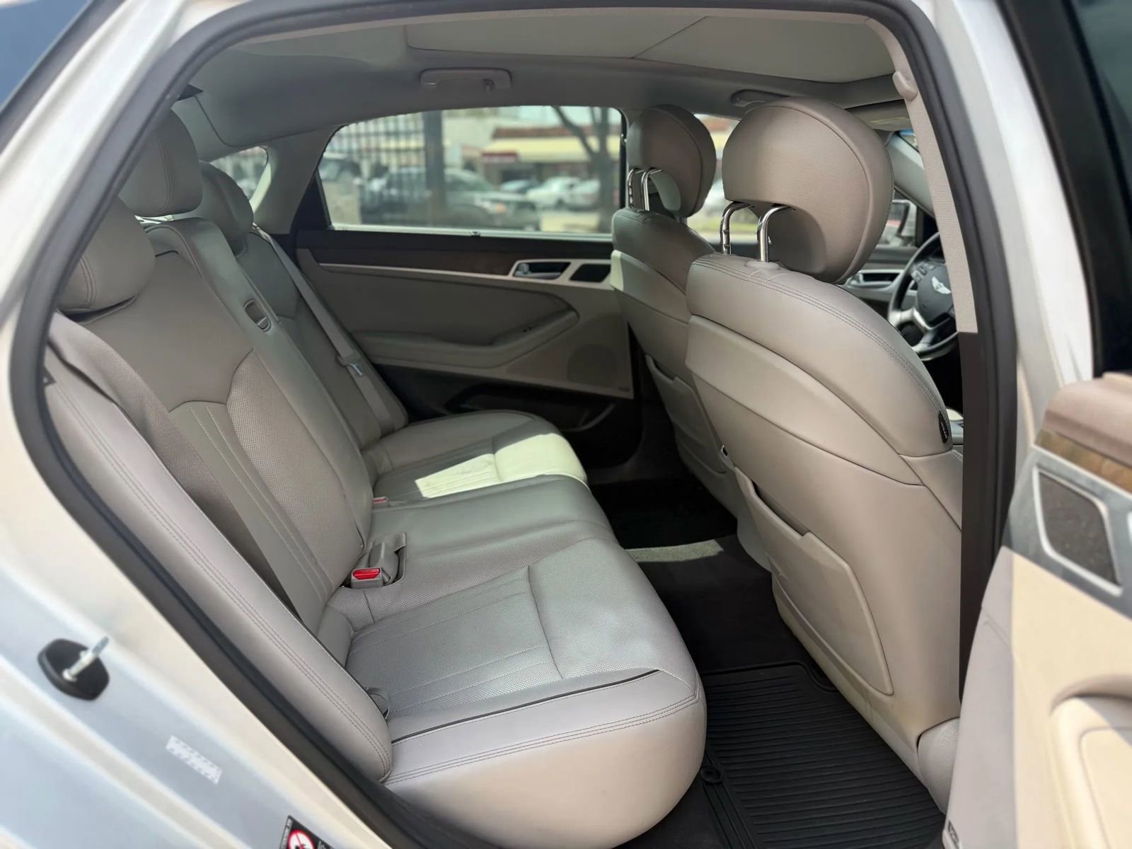 Used 2015 Hyundai Genesis 5.0 image 17