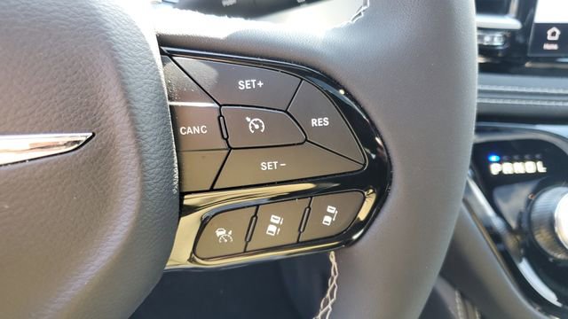 Certified 2026 Chrysler Pacifica Limited w/ S Appearance Package FWD image 13