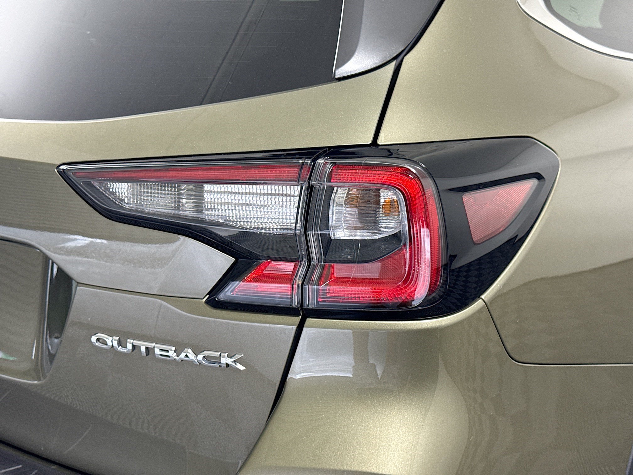 Used 2025 Subaru Outback Premium AWD/4WD image 34