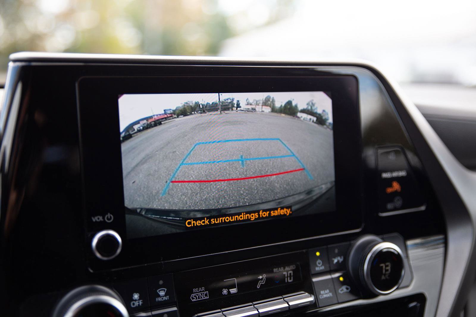 Used 2024 Toyota Highlander LE image 18