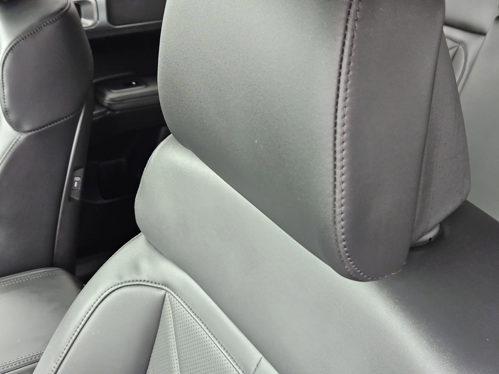 Used 2025 Hyundai Santa Fe SEL FWD image 29