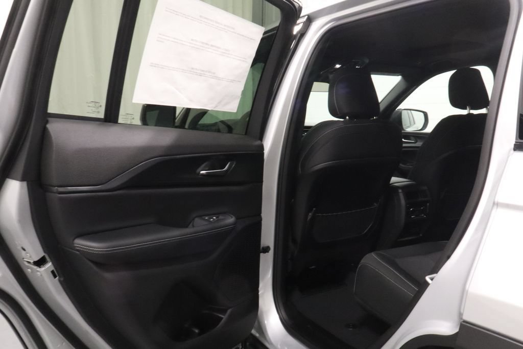 New 2026 Jeep Grand Cherokee Laredo X AWD/4WD image 12