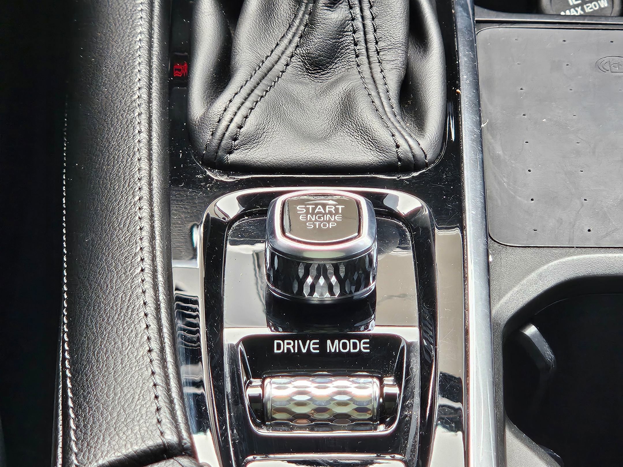 Used 2021 Volvo XC90 T5 Momentum w/ Climate Package image 15