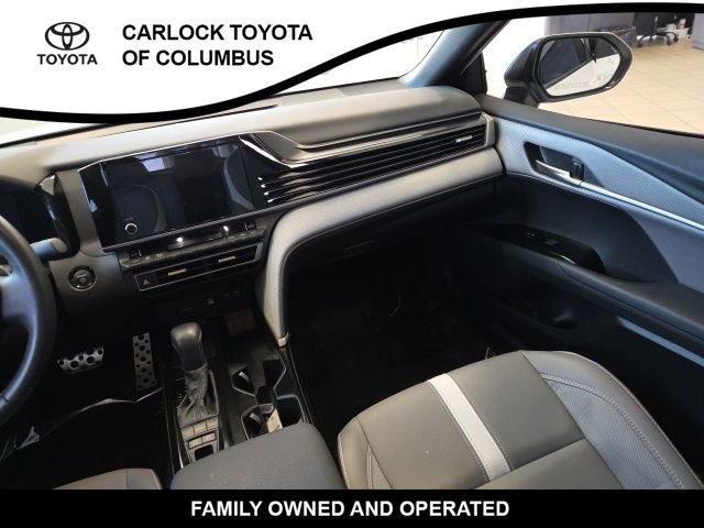 Used 2025 Toyota Camry SE image 18