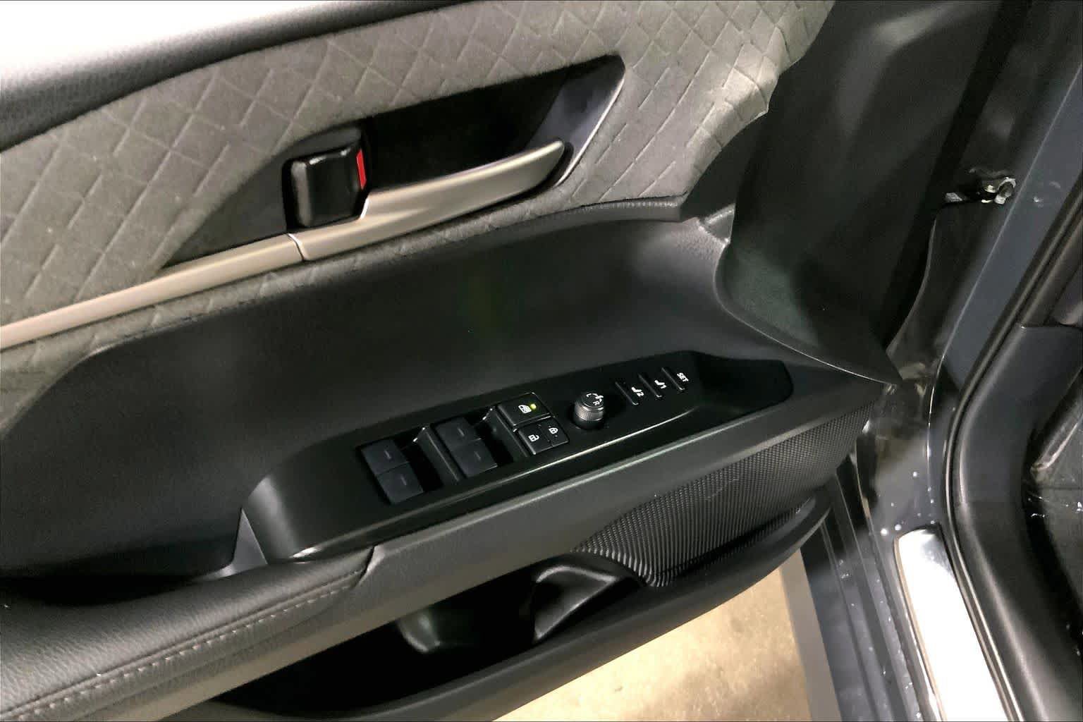 Used 2025 Toyota Camry XLE w/ Premium Plus Package image 35