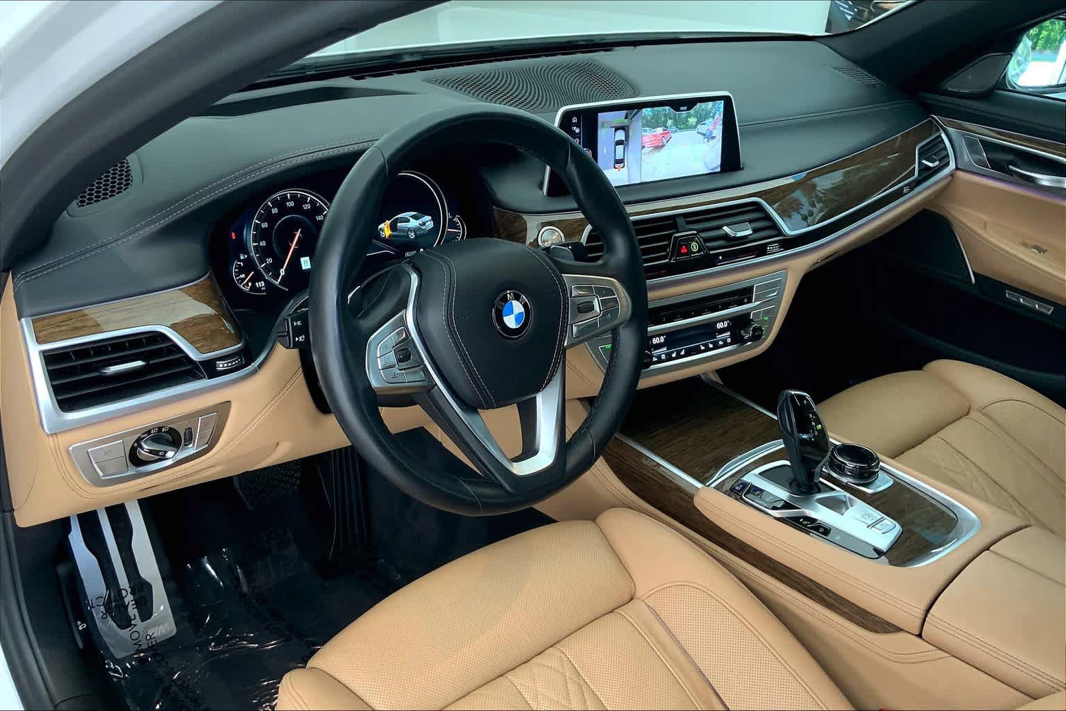 Used 2017 BMW 740i RWD image 18