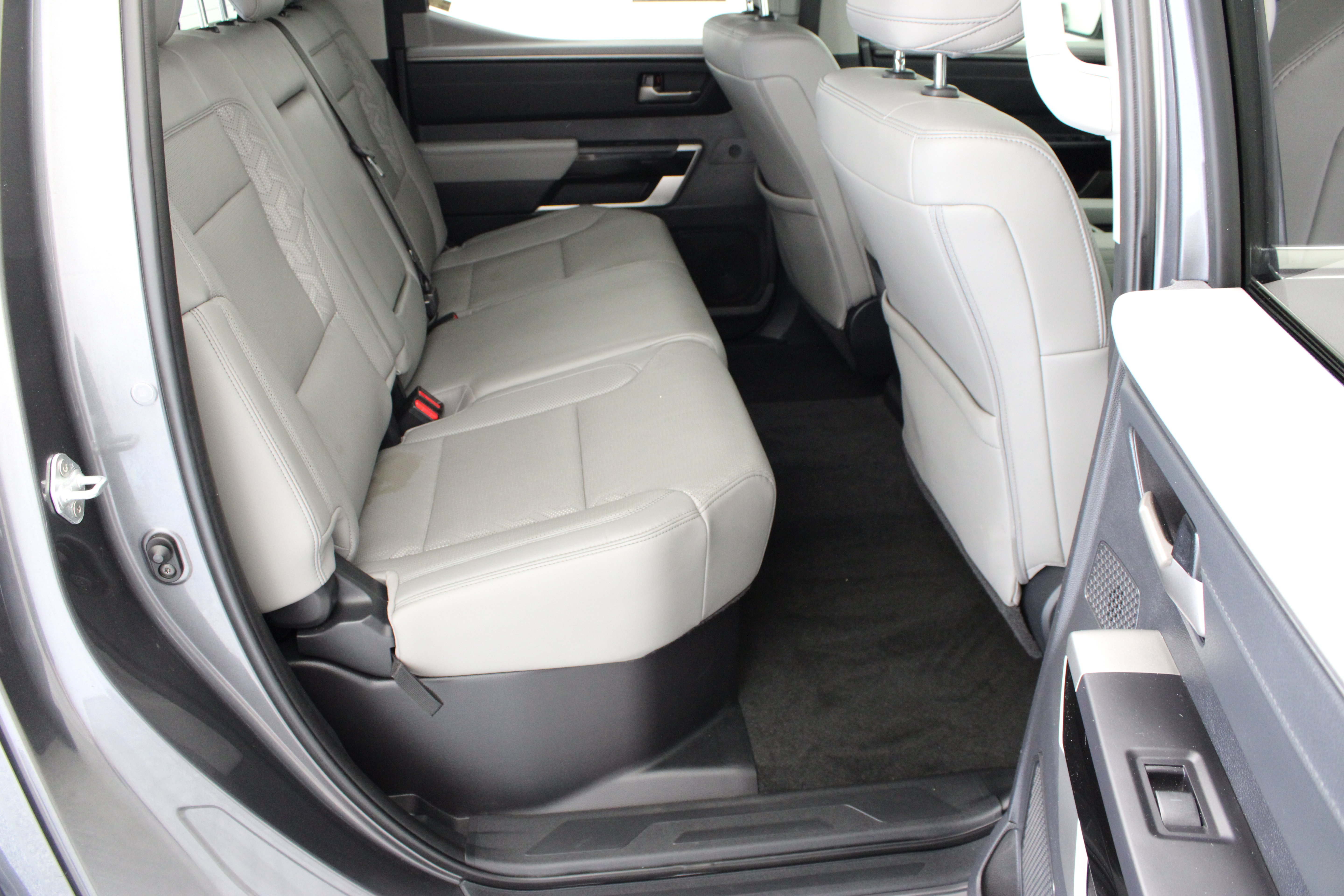 Used 2023 Toyota Tundra Limited AWD/4WD image 37