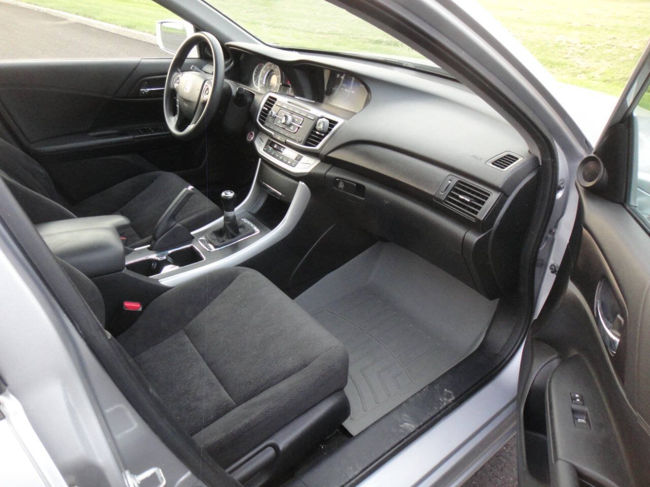 Used 2013 Honda Accord EX image 10
