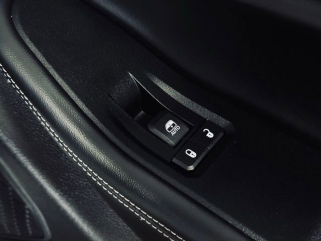 Used 2025 Jeep Grand Cherokee Altitude image 15