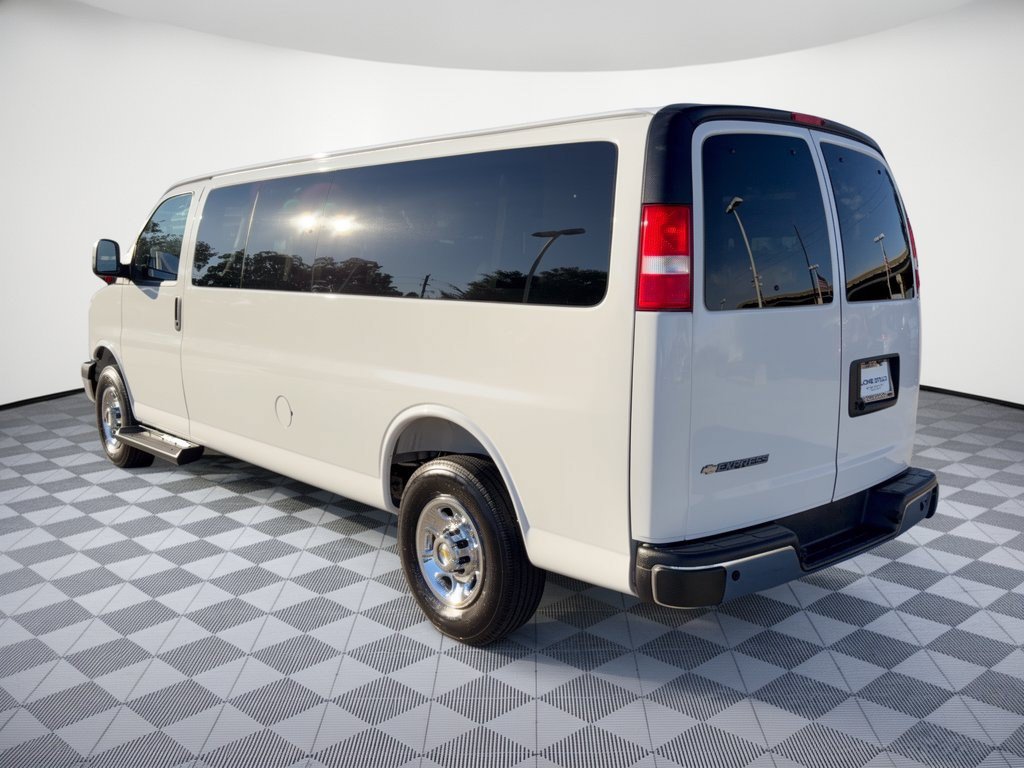 Certified 2025 Chevrolet Express 3500 LT w/ LT Preferred Equipment Group RWD image 3