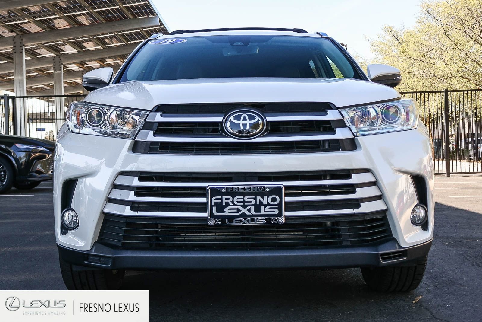 Used 2019 Toyota Highlander XLE w/ Carpet Mat Package (TMS) image 2