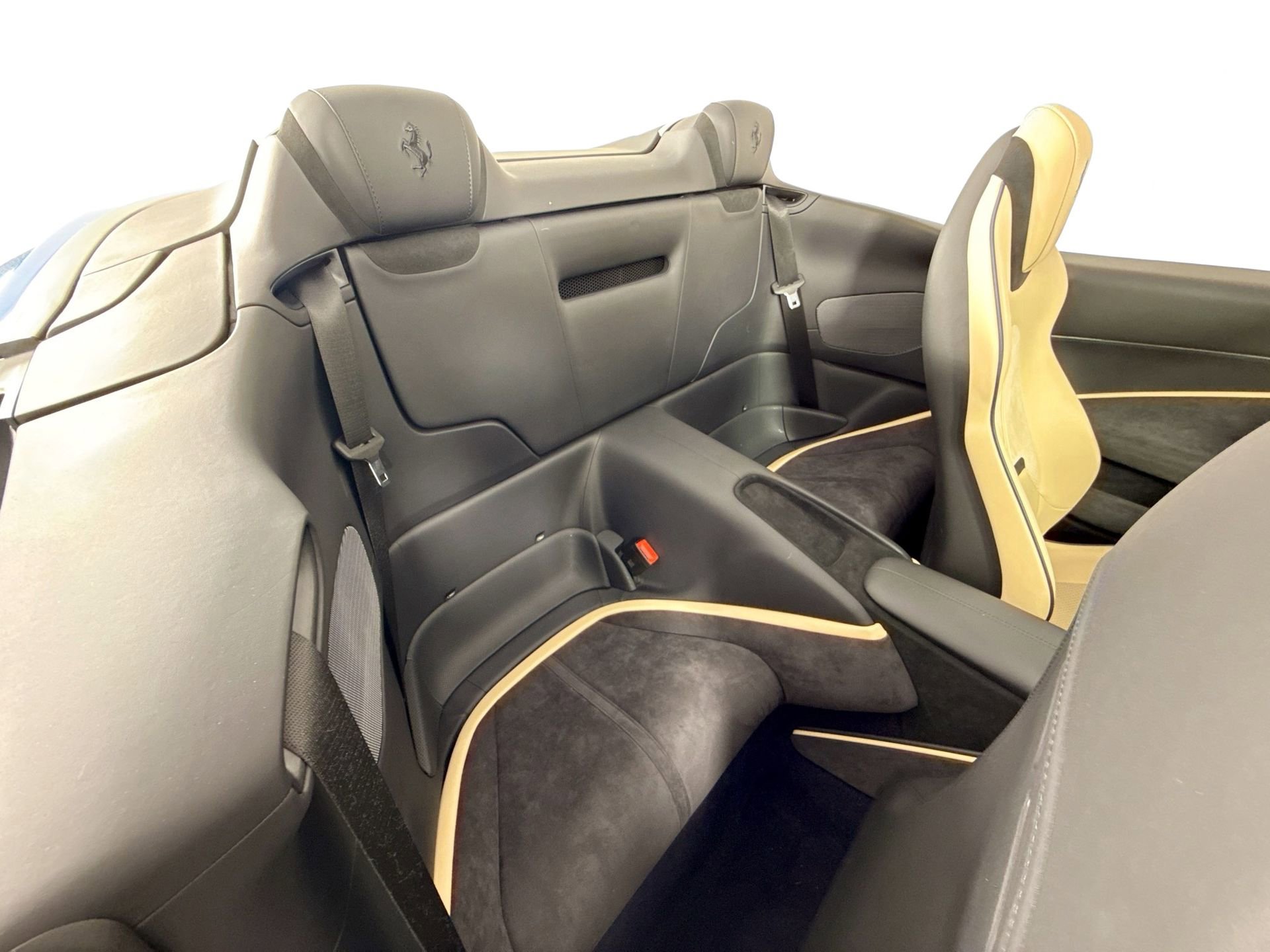 Certified 2025 Ferrari Roma Spider image 22