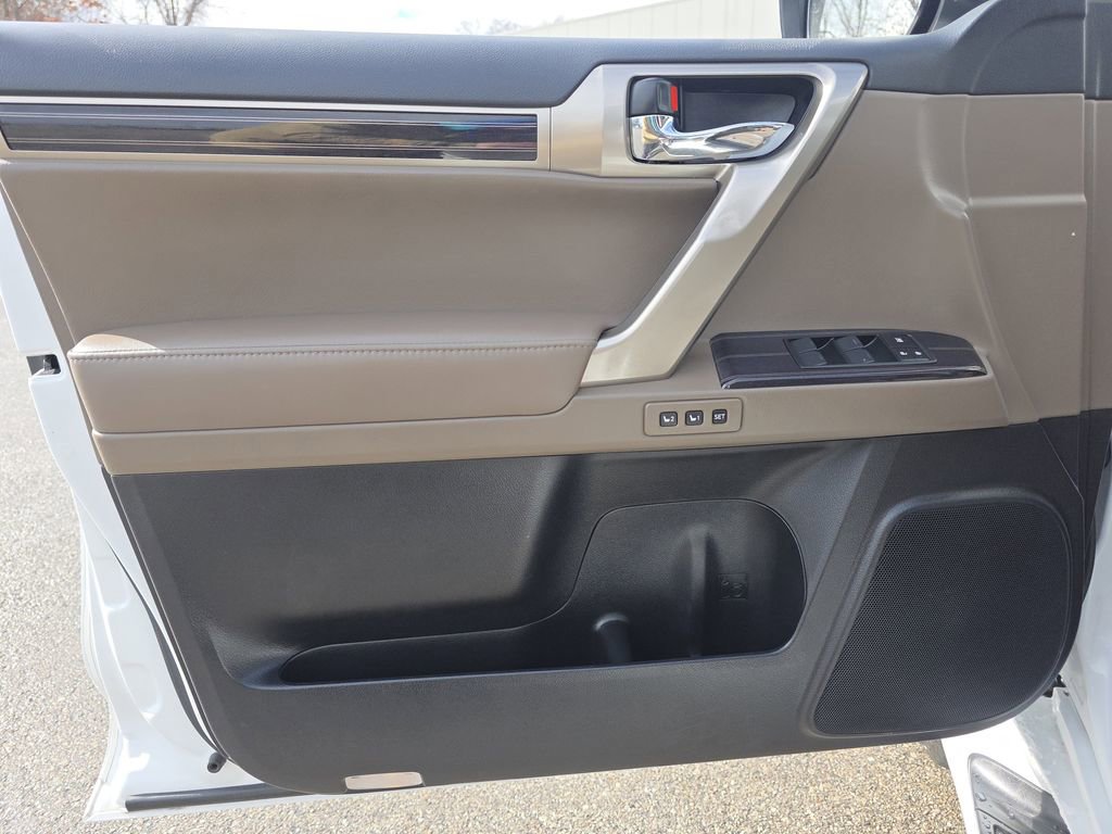 Certified 2020 Lexus GX 460 Luxury w/ Accessory Package image 36