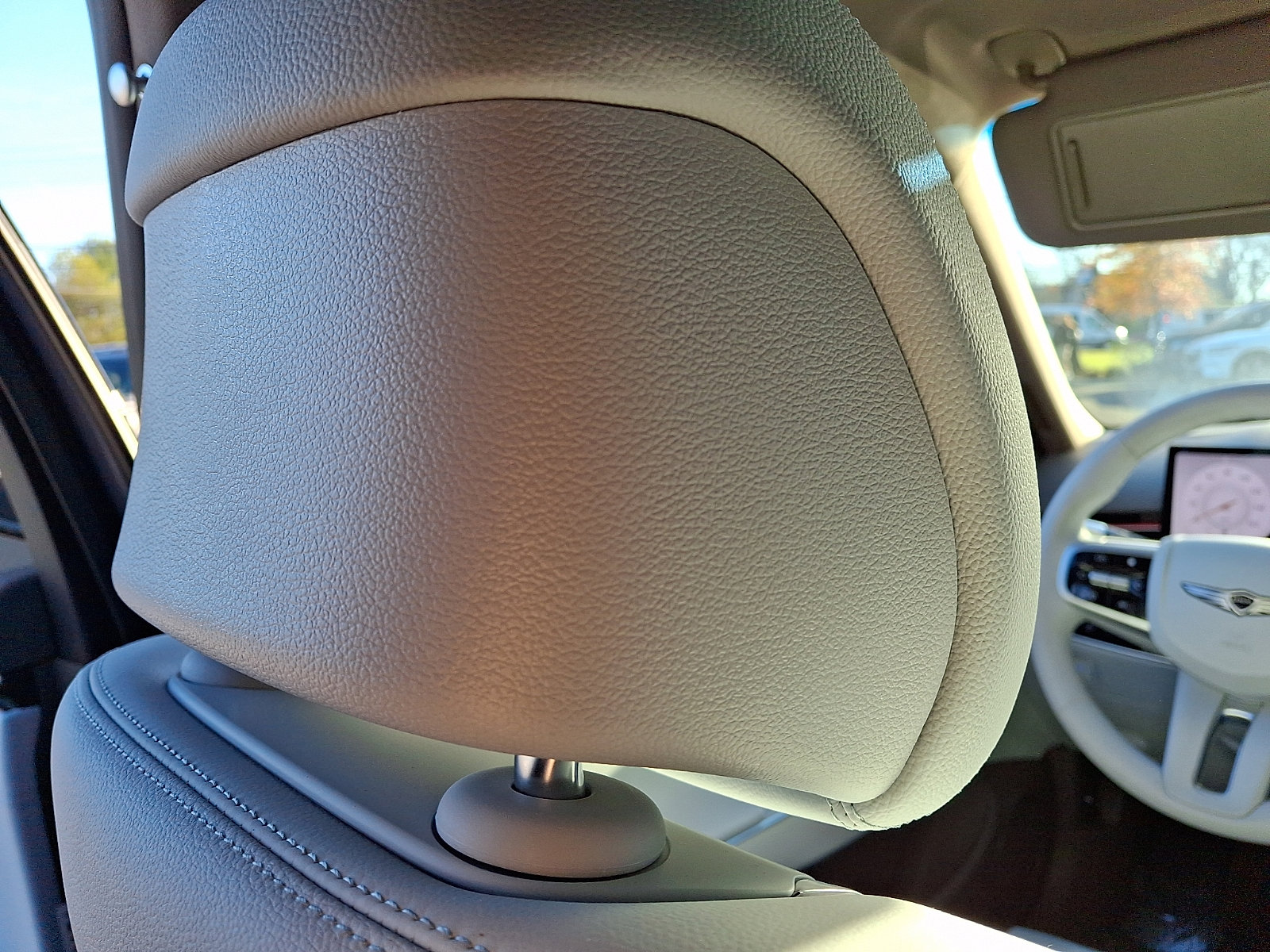 Used 2026 Genesis GV70 2.5T Advanced image 13