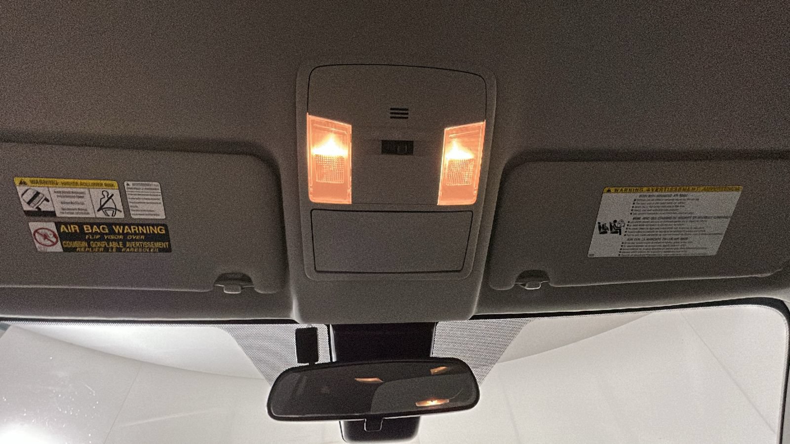 Used 2017 Toyota RAV4 LE AWD/4WD image 24