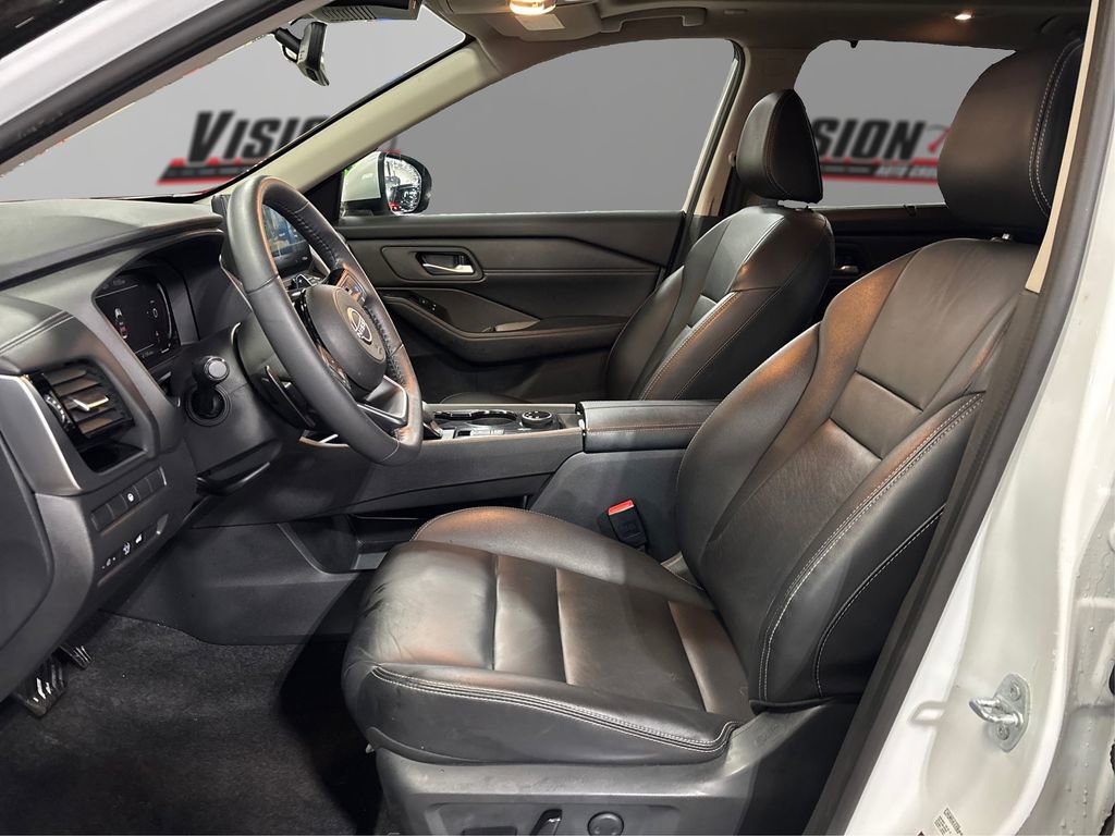 Used 2024 Nissan Rogue SL w/ SL Premium Package image 9