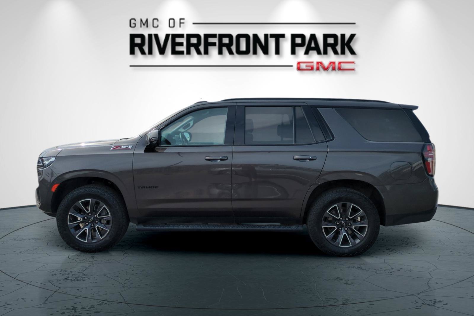 Used 2021 Chevrolet Tahoe Z71 w/ Z71 Signature Package AWD/4WD image 6