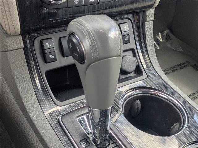 Used 2017 Chevrolet Traverse LT FWD image 12