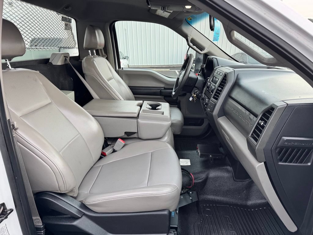 Used 2018 Ford F550 2WD Regular Cab Super Duty image 8