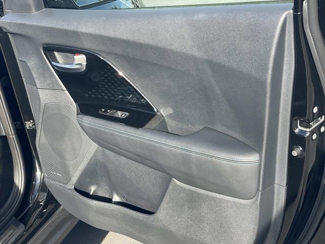 Used 2022 Kia Niro EX Premium image 34