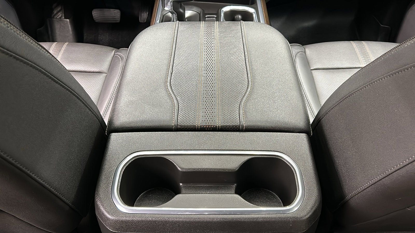 Used 2023 Chevrolet Silverado 1500 High Country w/ High Country Premium Package image 39