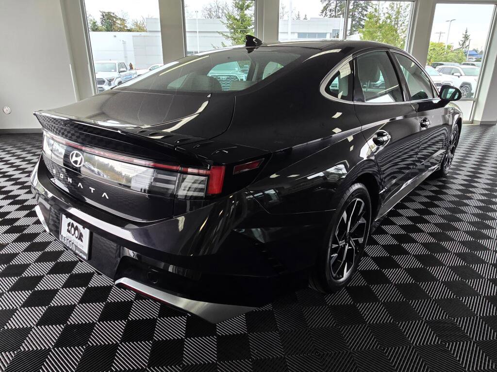 Used 2024 Hyundai Sonata SEL FWD image 3