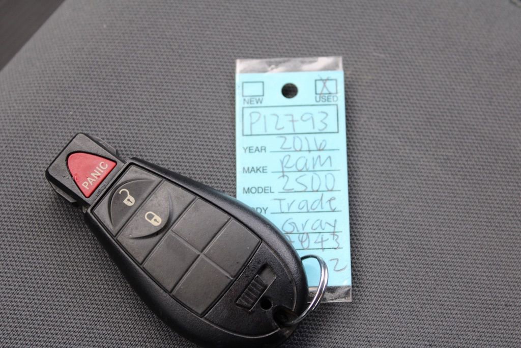 Used 2016 RAM 2500 Tradesman w/ Chrome Appearance Group image 32