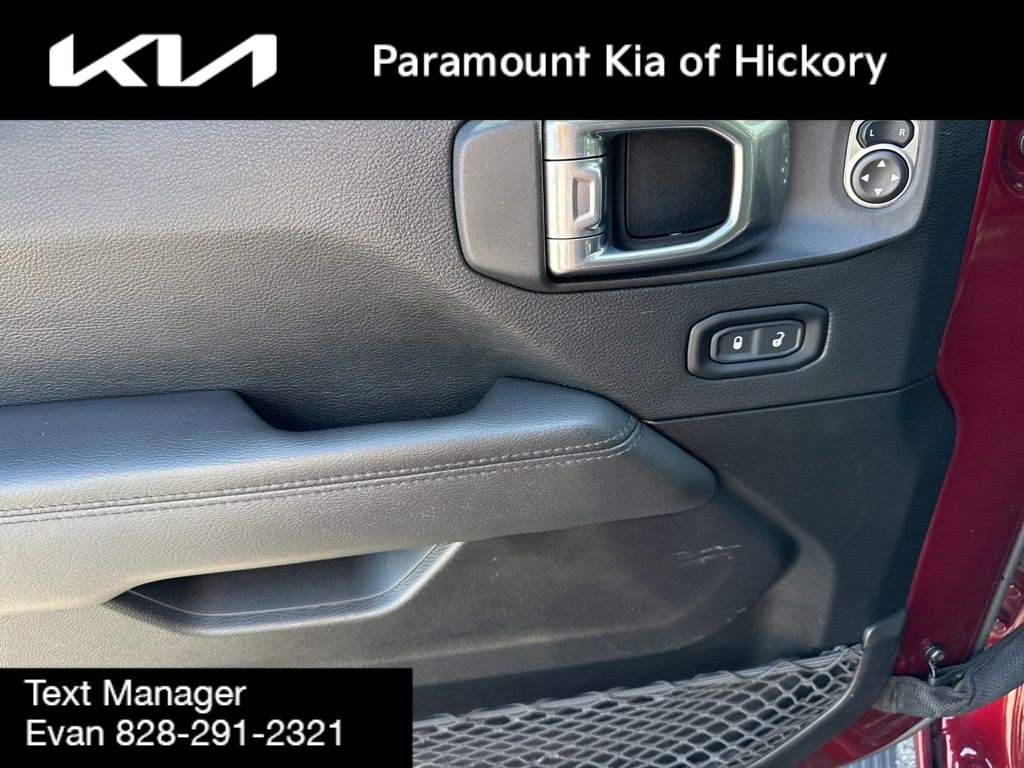 Used 2021 Jeep Wrangler Unlimited Sahara AWD/4WD image 20