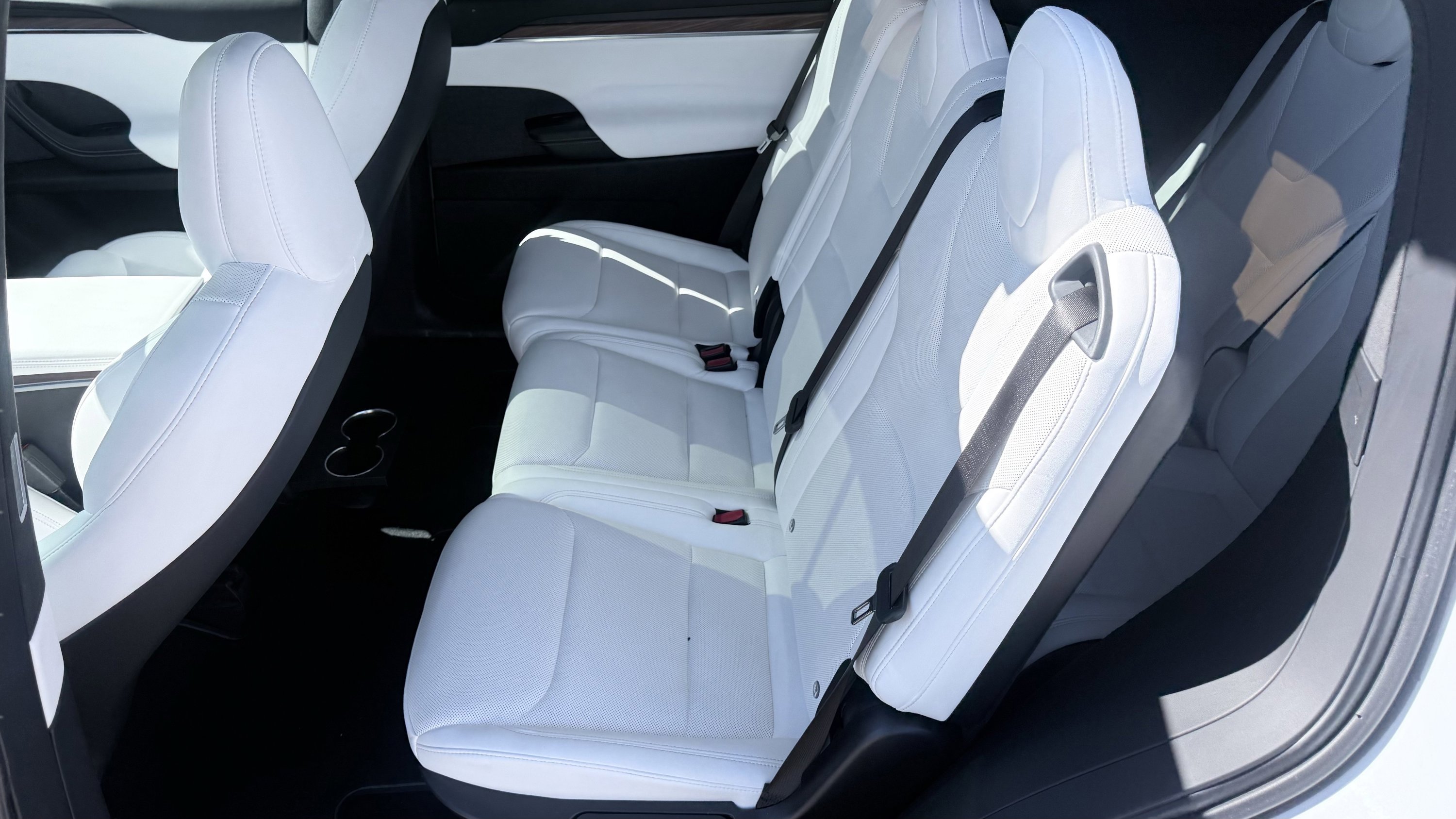 Used 2023 Tesla Model X image 3