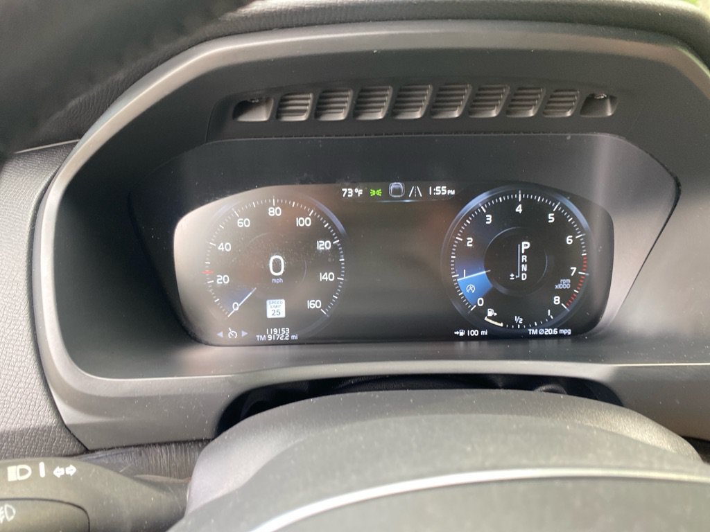 Used 2017 Volvo XC90 T6 Momentum w/ Momentum Plus Package AWD/4WD image 13