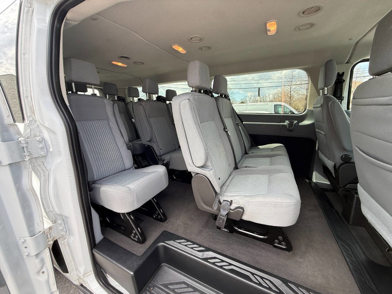 Used 2019 Ford Transit 350 XLT RWD image 9