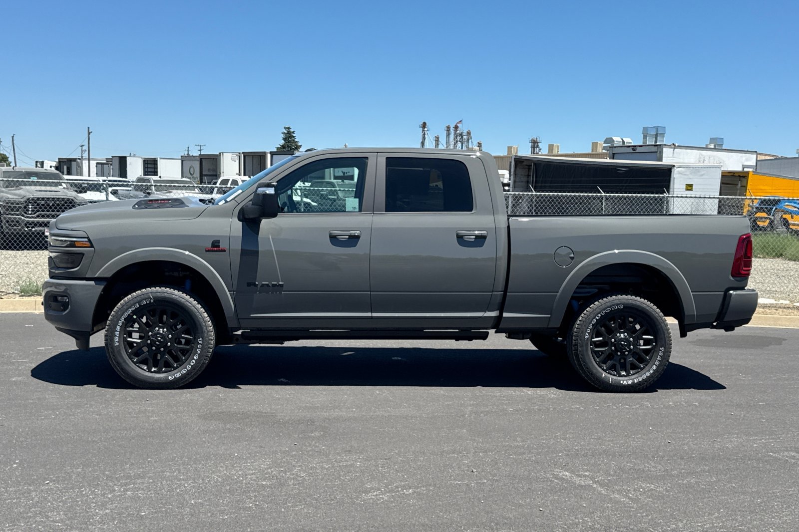 New 2026 RAM 2500 Limited AWD/4WD image 6
