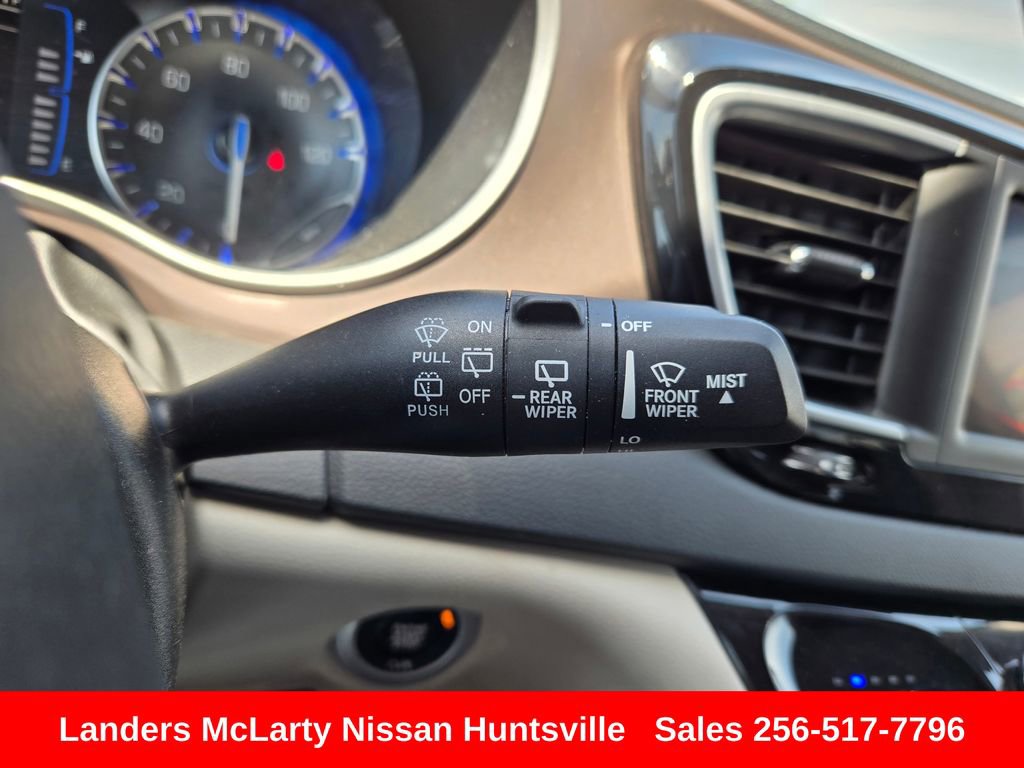 Used 2023 Chrysler Voyager LX FWD image 25