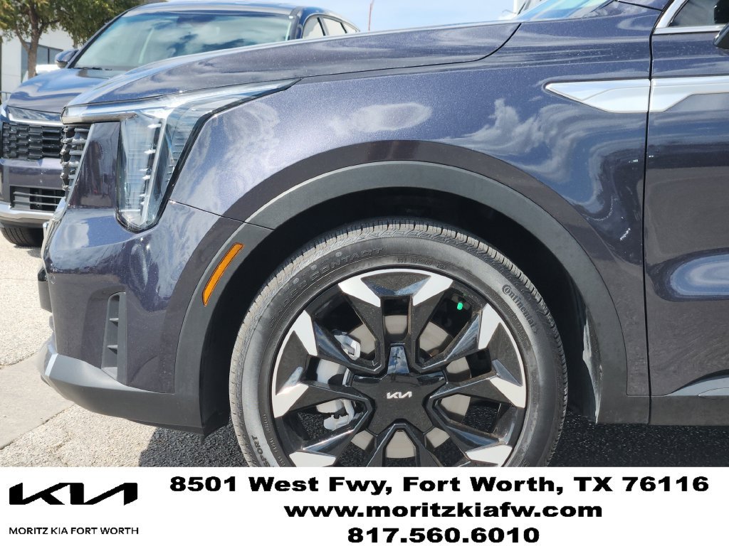 Certified 2025 Kia Sorento EX FWD image 9
