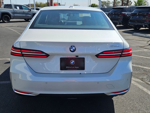 Used 2024 BMW 530i w/ Convenience Package RWD image 7