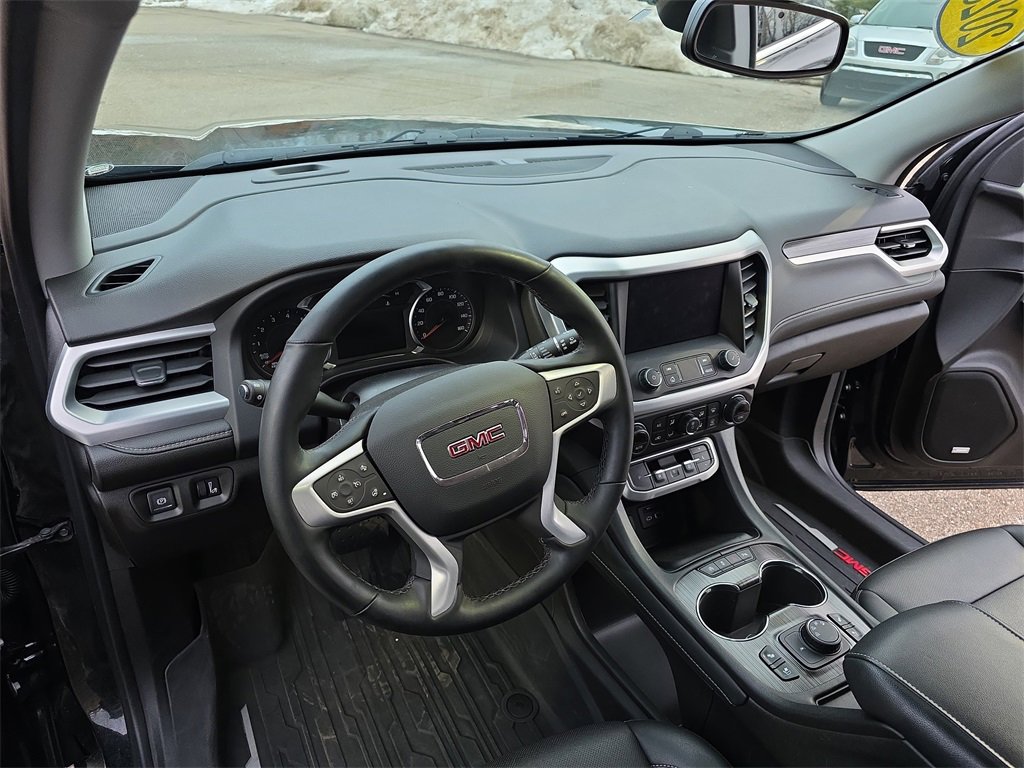 Certified 2023 GMC Acadia SLT w/ Preferred Package image 17