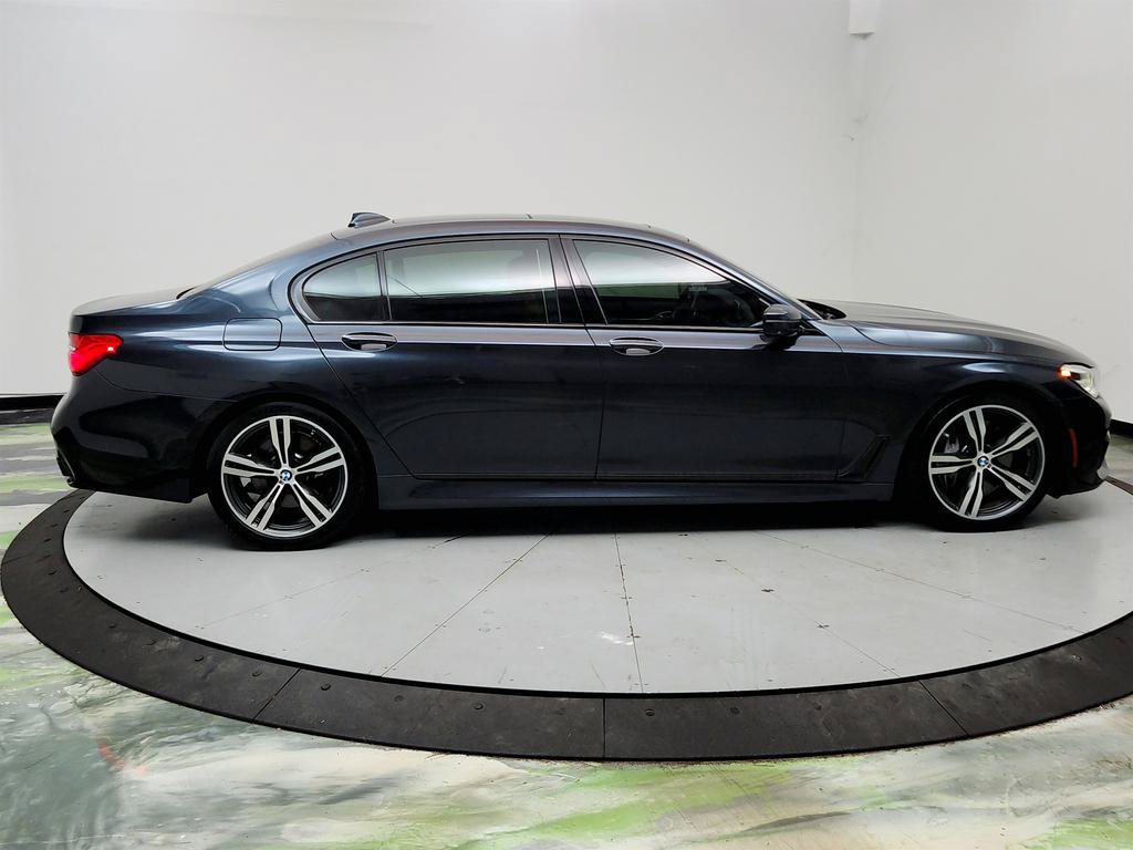 Used 2018 BMW 750i RWD image 4