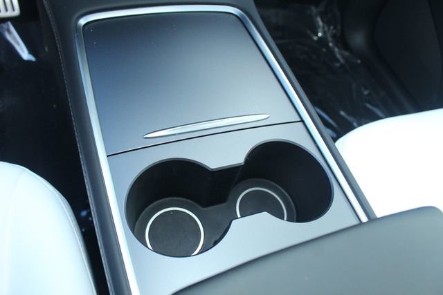 Used 2025 Tesla Model Y Performance image 14