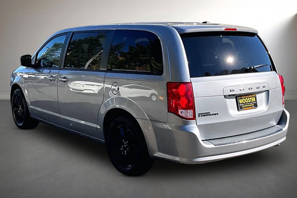Used 2020 Dodge Grand Caravan SXT w/ Driver Convenience Group FWD image 4