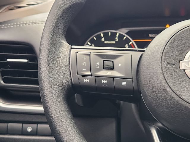 Used 2023 Nissan Rogue SV FWD image 28