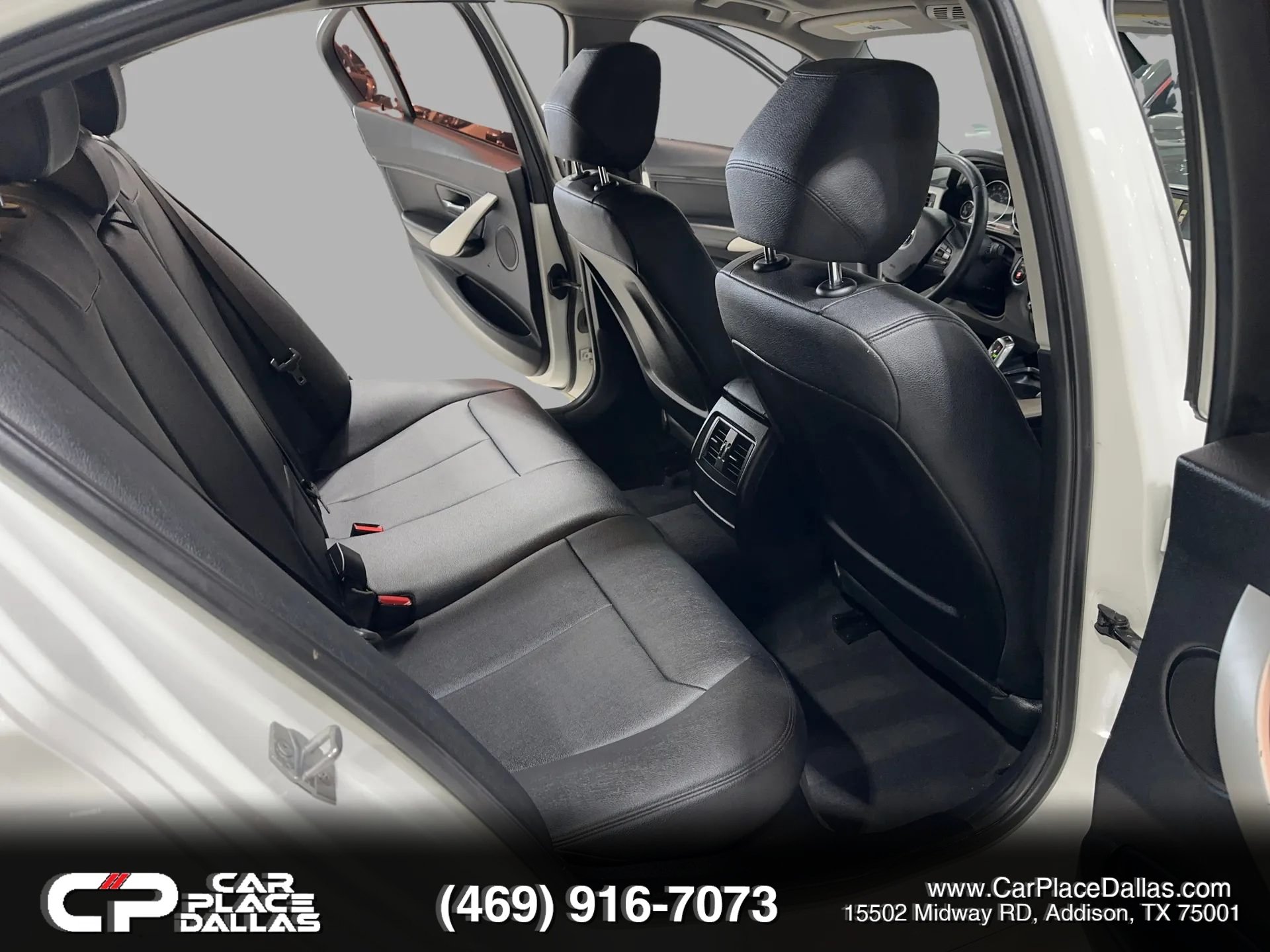 Used 2017 BMW 320i Sedan RWD image 28