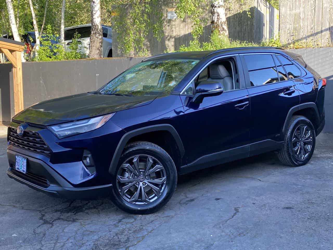 Used 2023 Toyota RAV4 XLE Premium AWD/4WD video 1