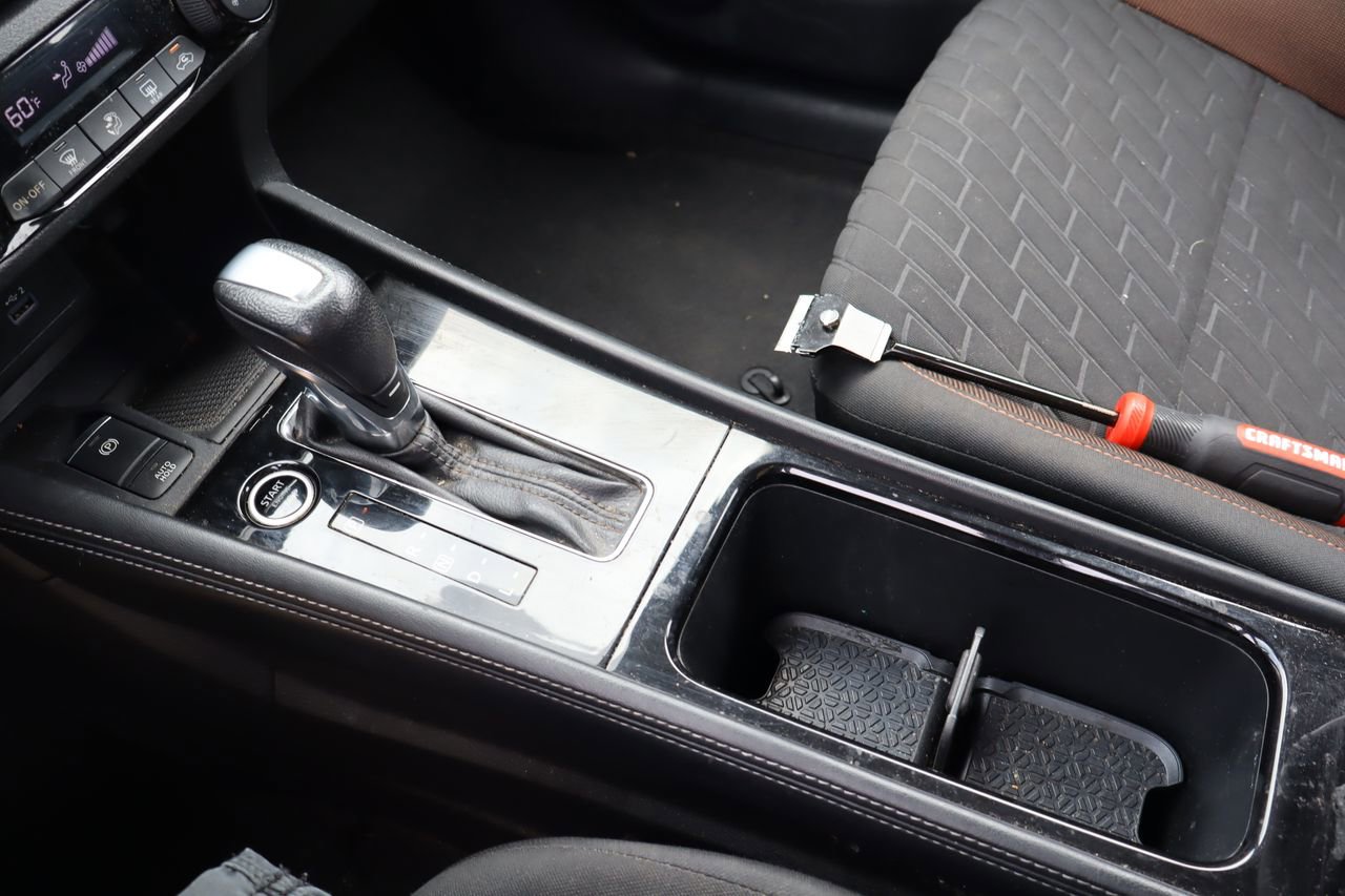 Used 2021 Nissan Kicks SR w/ Exterior Package FWD image 23