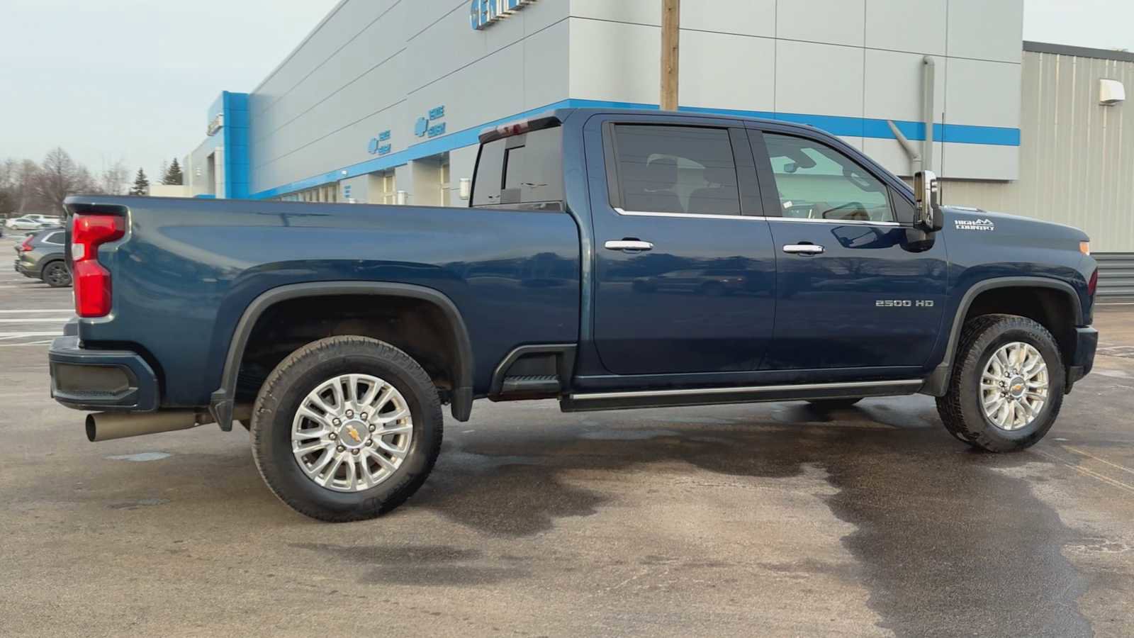 Used 2023 Chevrolet Silverado 2500 High Country w/ Z71 Off-Road Package image 2