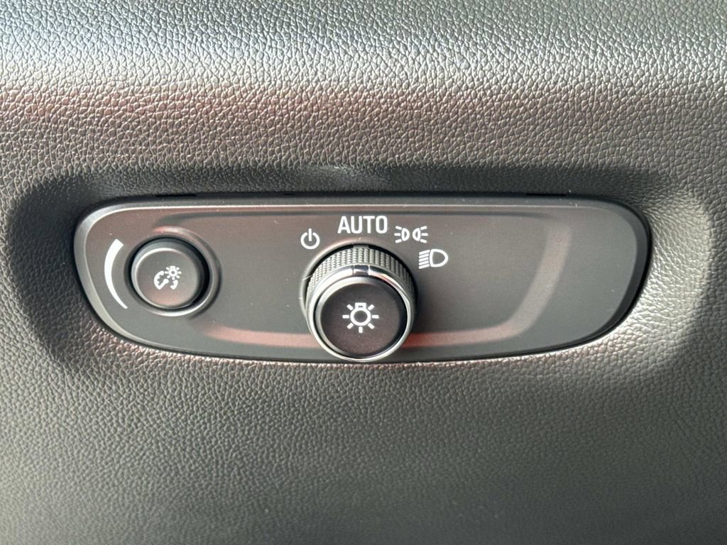 Certified 2023 Chevrolet Traverse RS image 20