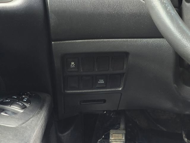 Used 2016 Nissan Pathfinder SV AWD/4WD image 21
