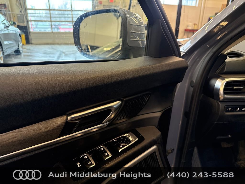 Used 2022 Kia Telluride EX w/ EX Premium Package image 12