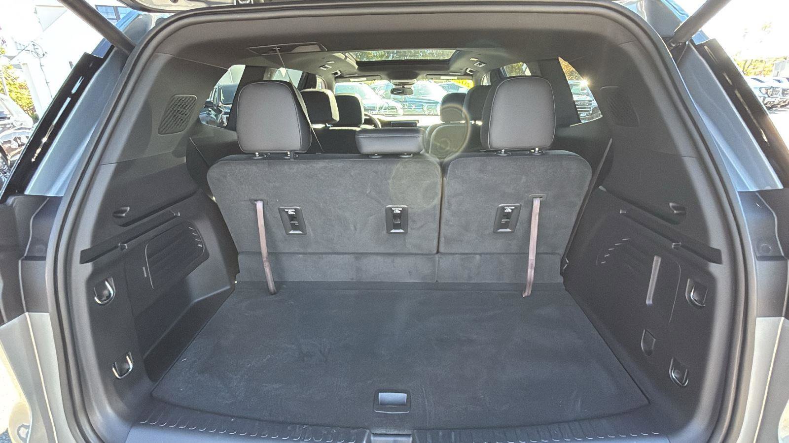 New 2025 GMC Acadia Elevation w/ Elevation Premium Package image 32