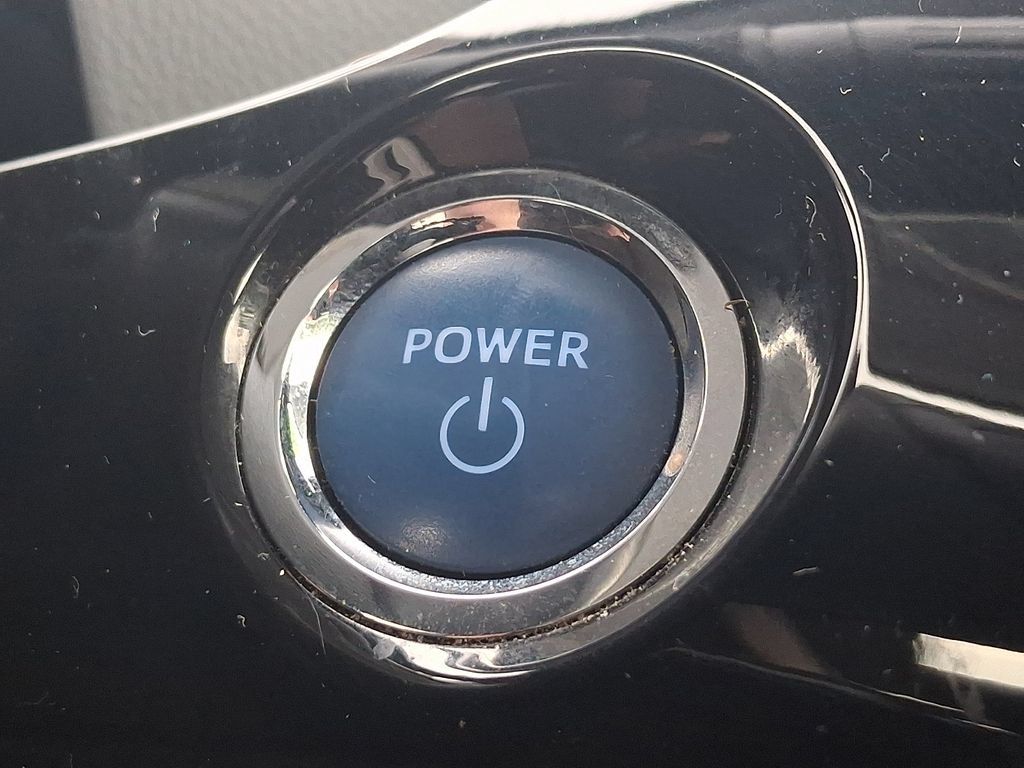 Certified 2018 Toyota Prius Three FWD image 24